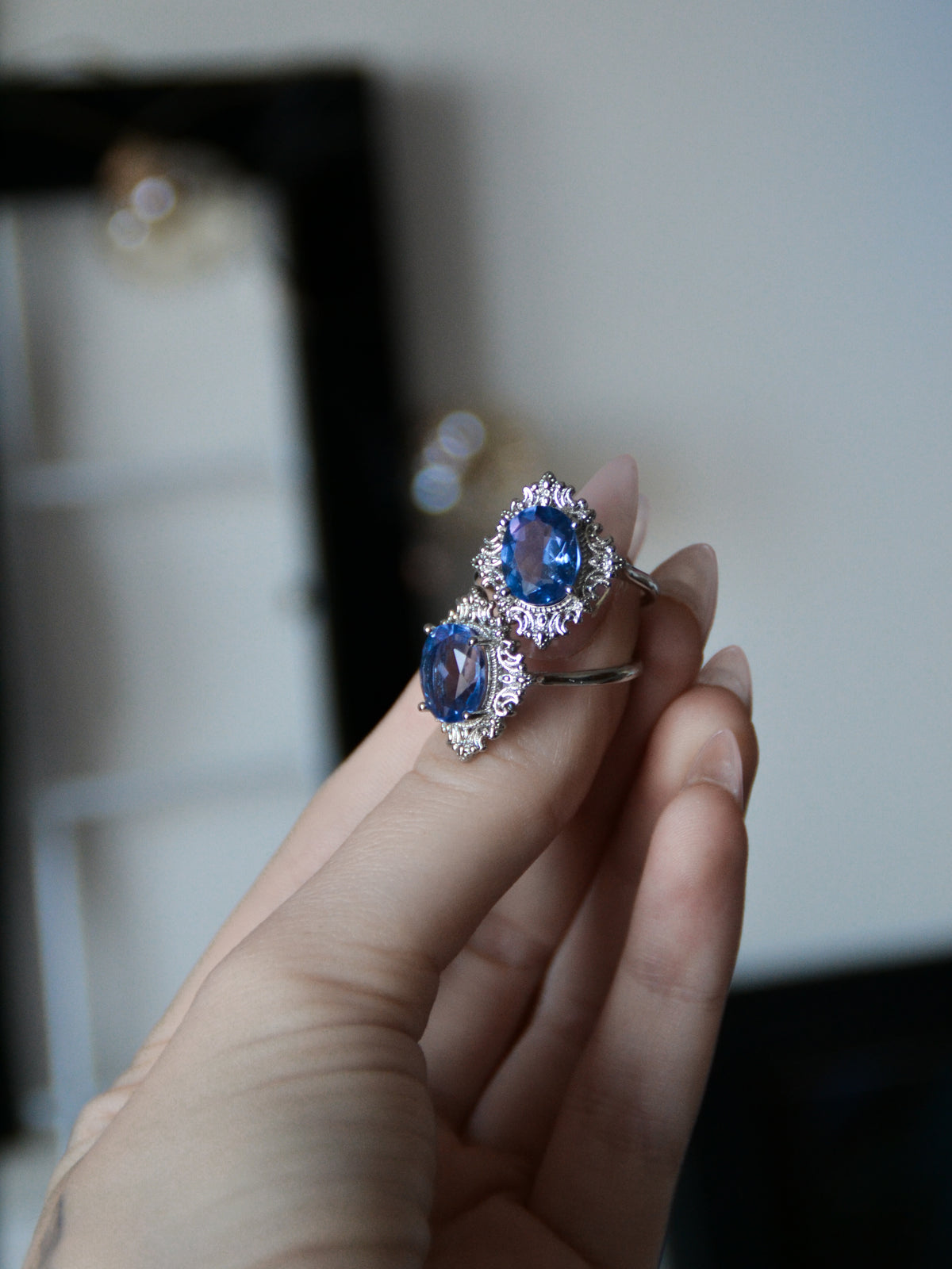 Anello victorian frame con fluorite blu