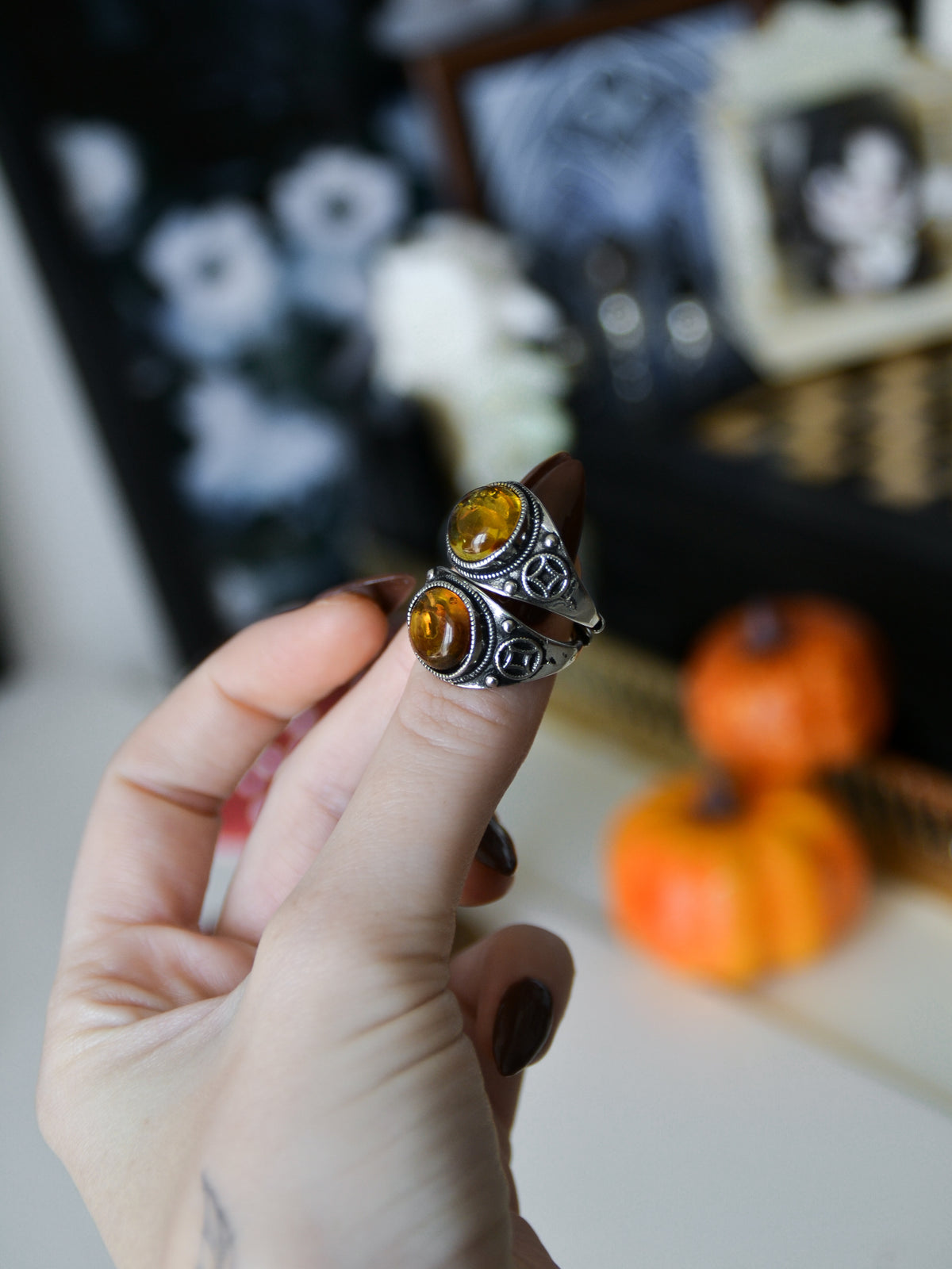 Anello sacred amber con ambra