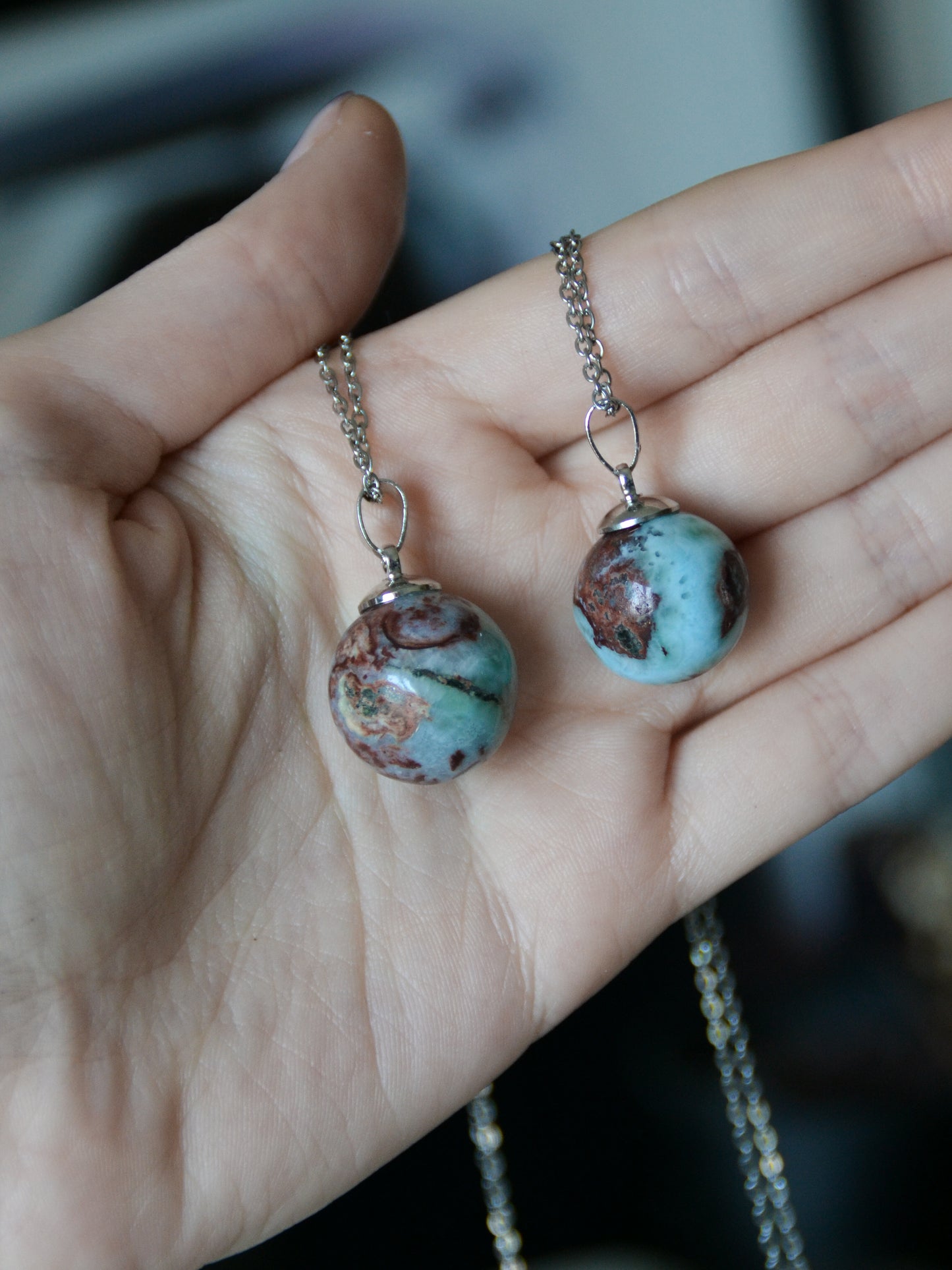 Ciondolo con sfera di larimar