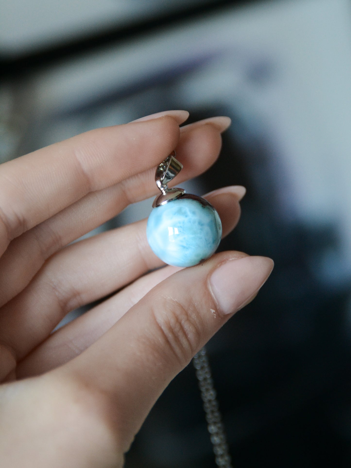 Ciondolo con sfera di larimar