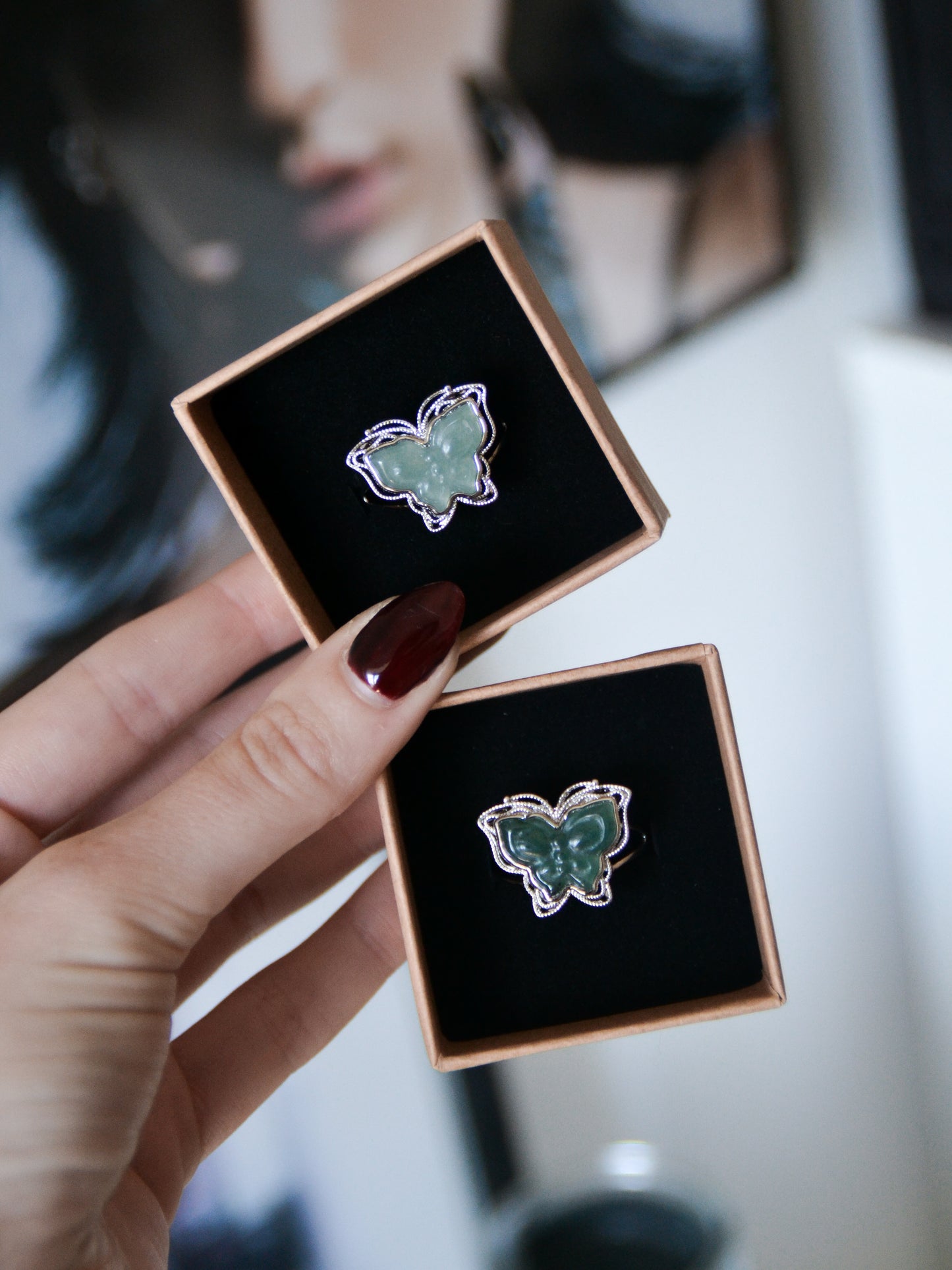 Anello con farfalla in giada