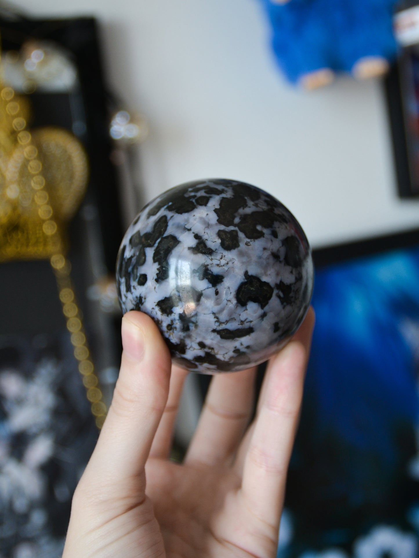 Sfera di merlinite mistica (indigo gabbro)