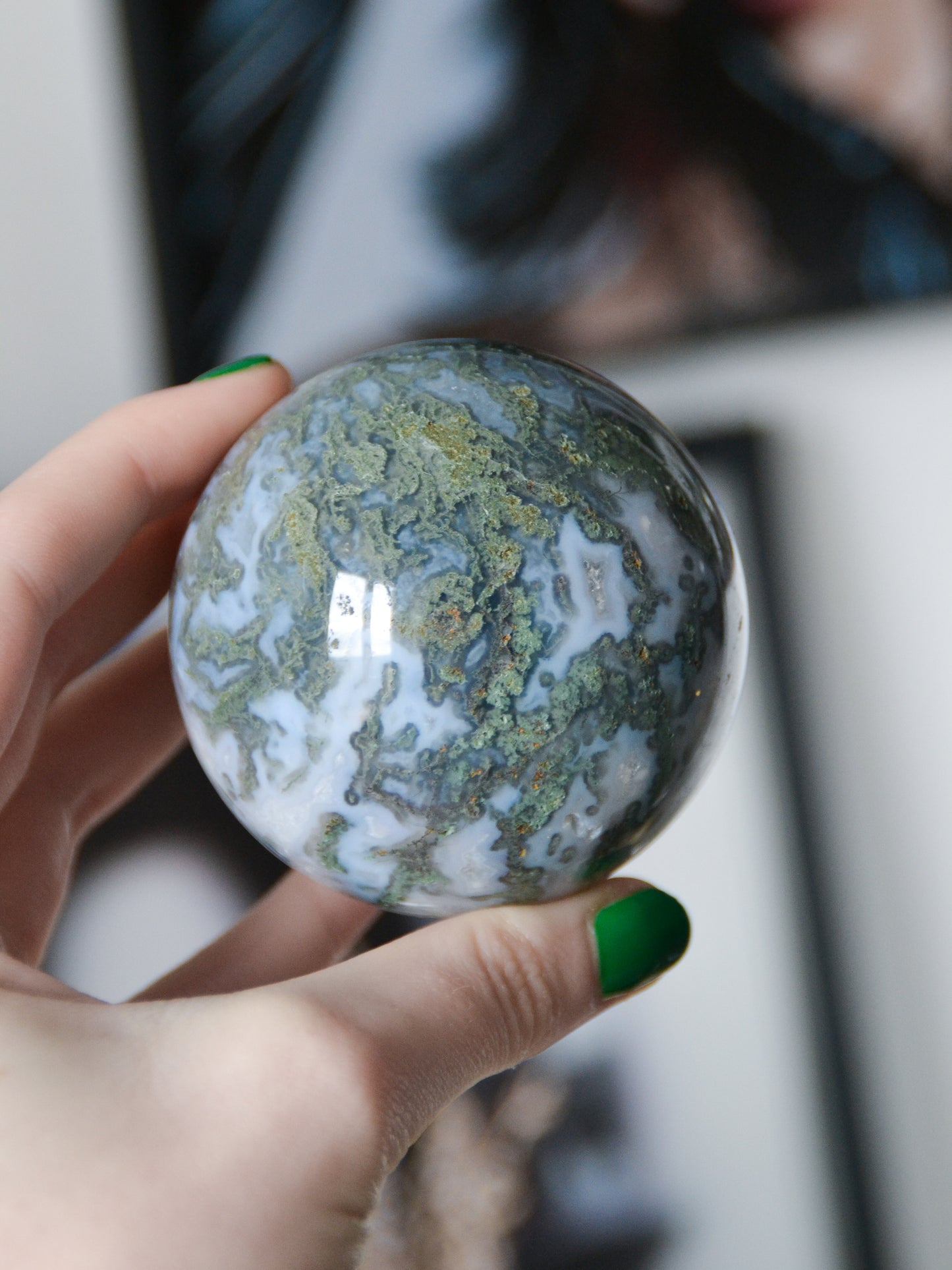 Sfera in agata muschiata