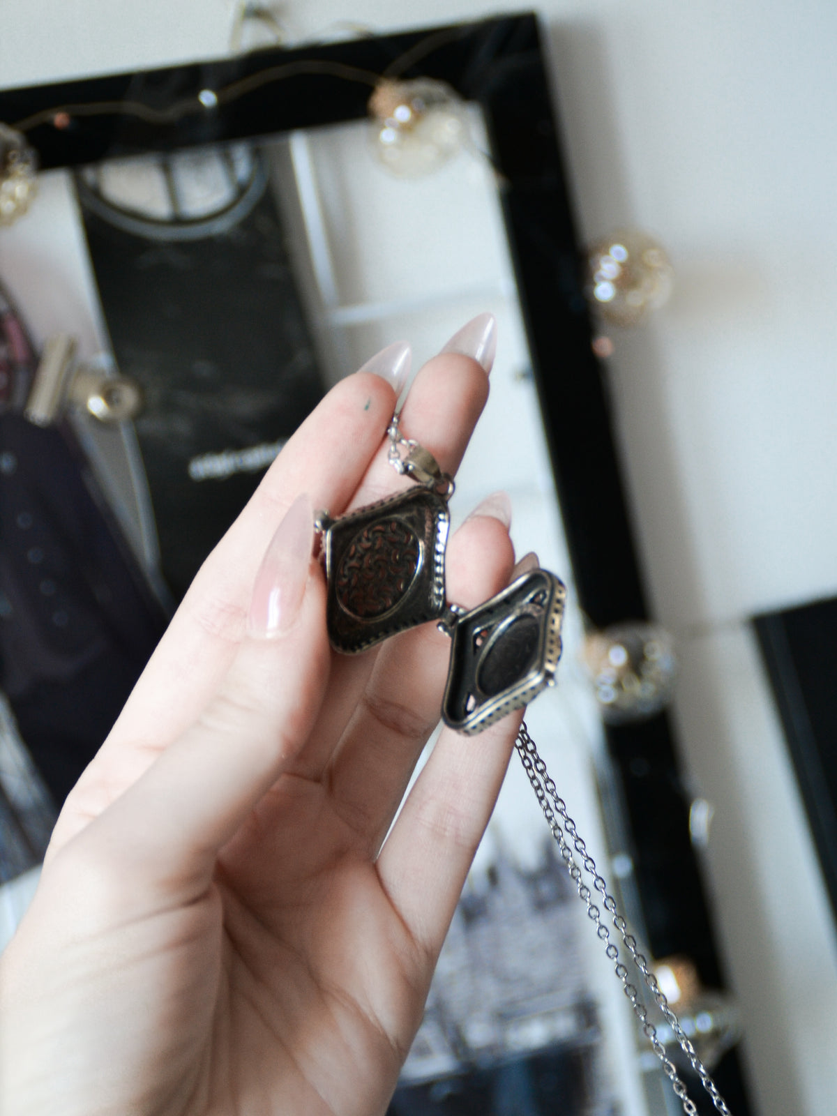 Ciondolo poison locket L con ossidiana argentata