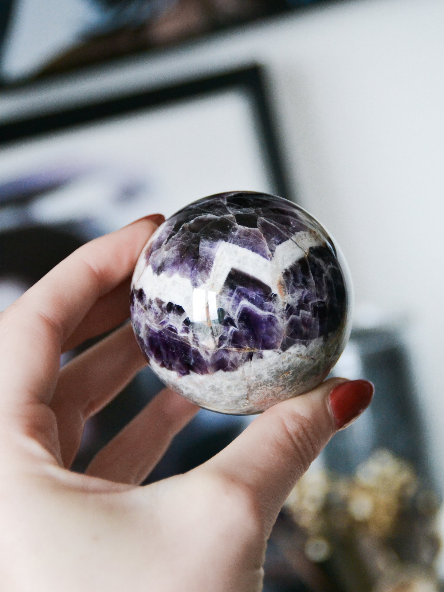 Sfera in ametista chevron