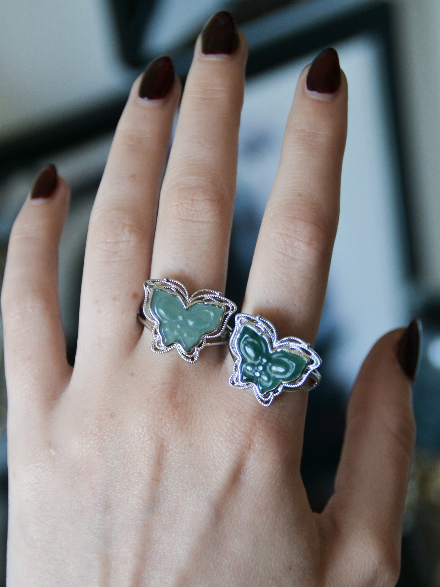 Anello con farfalla in giada