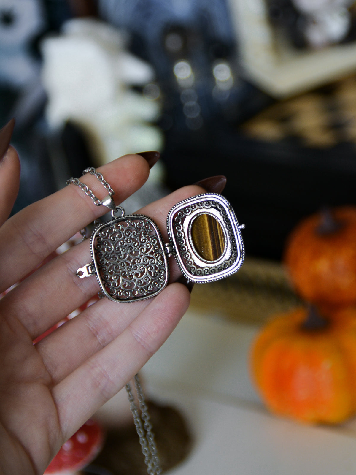 Ciondolo square locket con occhio di tigre