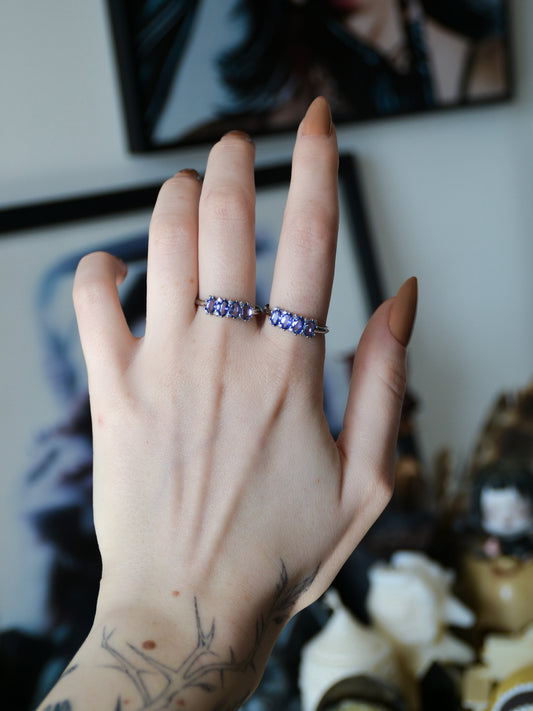 Anello con fascia di tanzanite
