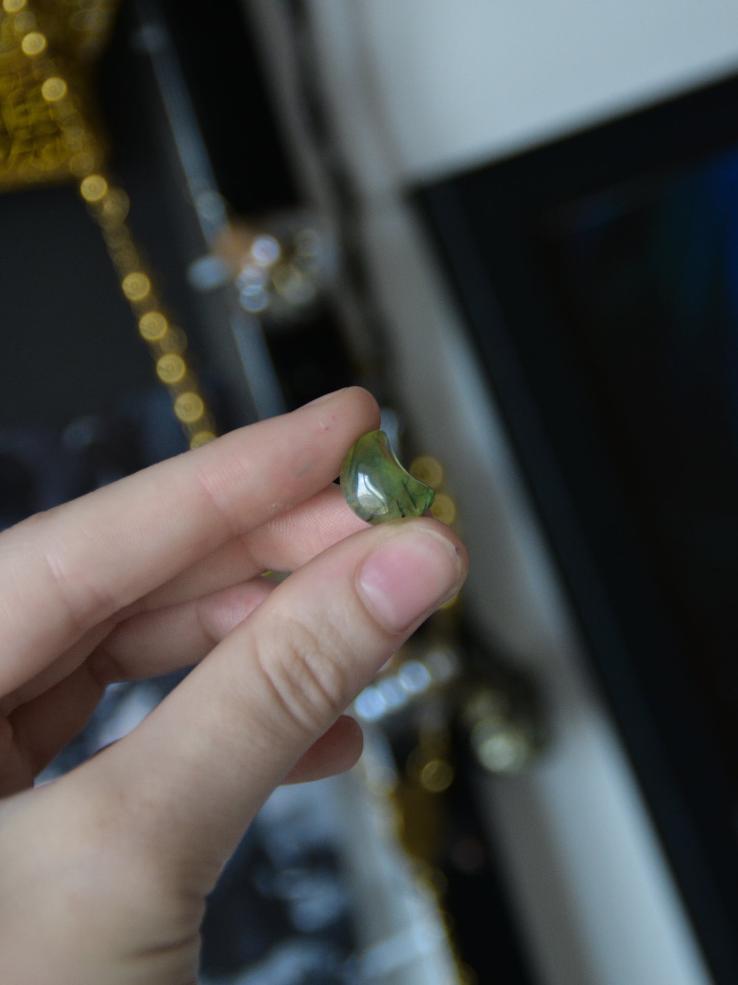 Luna in prehnite