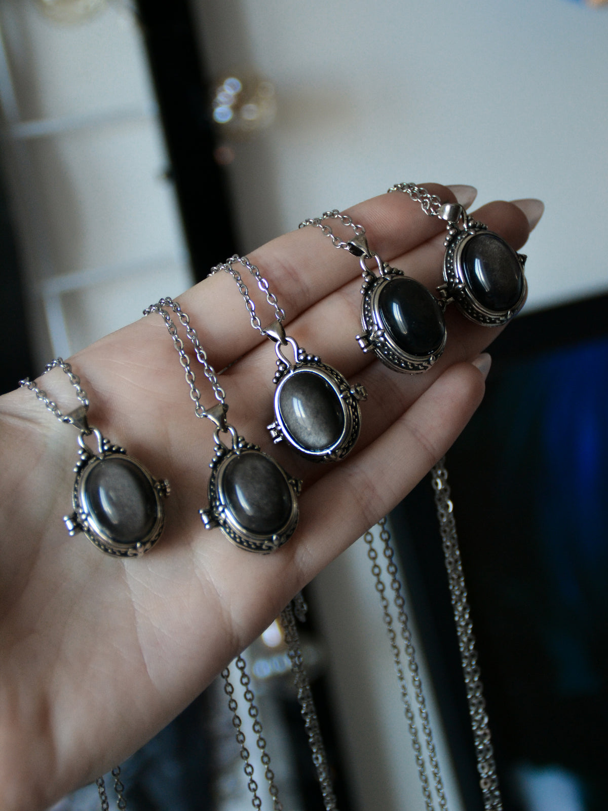 Ciondolo poison locket con ossidiana argentata