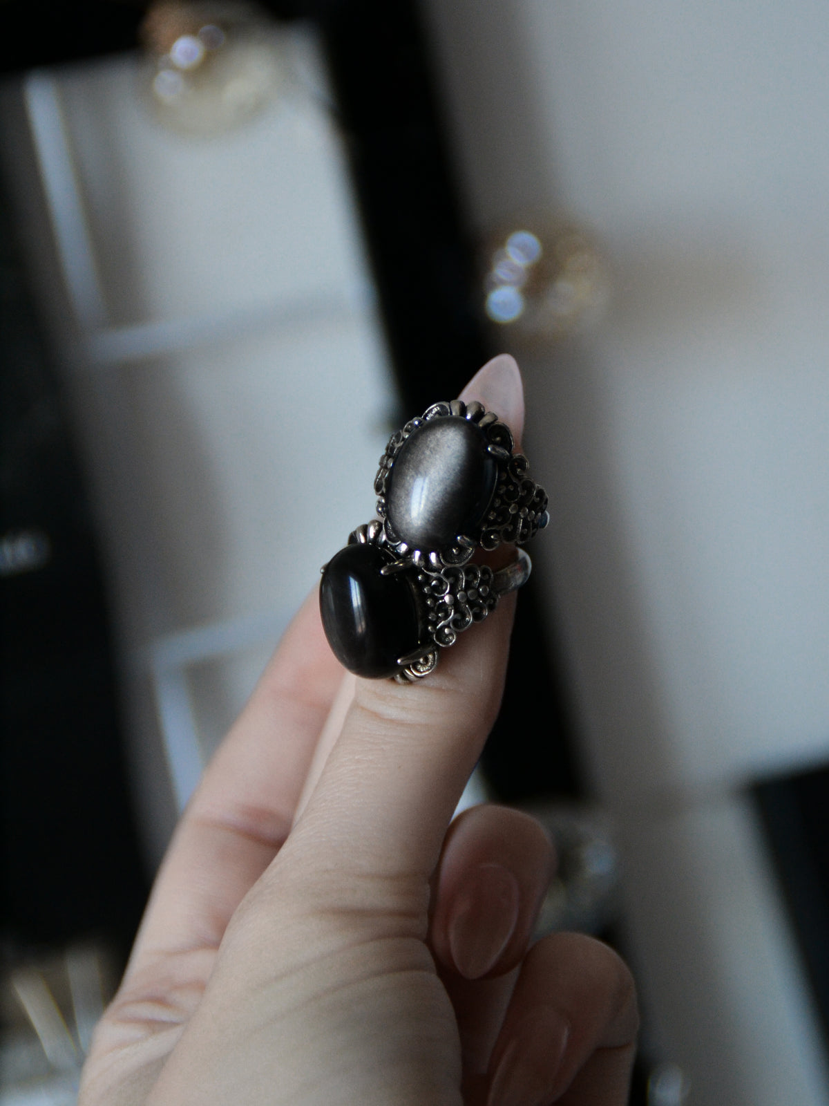 Anello black mirror con ossidiana argentata
