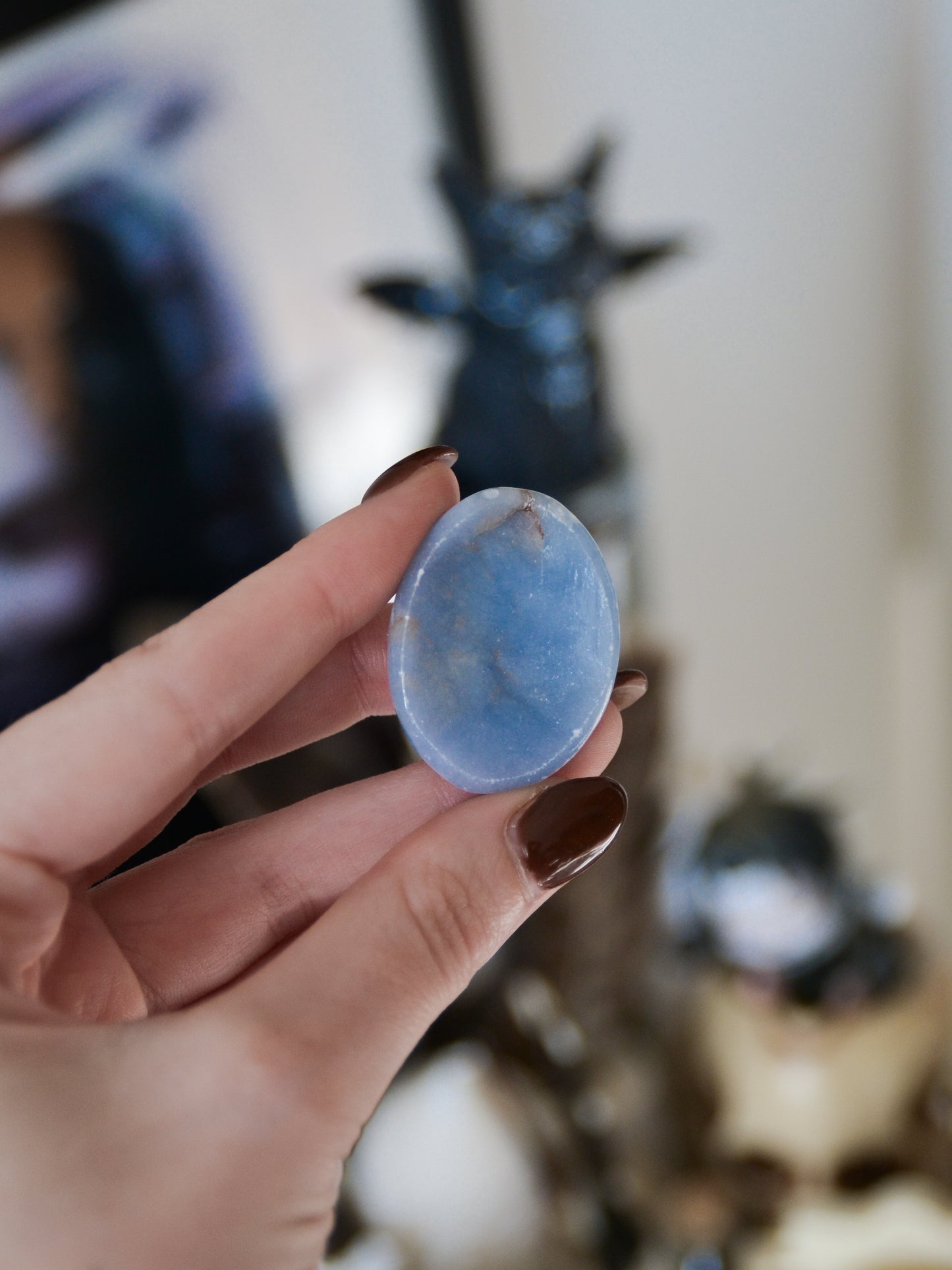 Worrystone in angelite