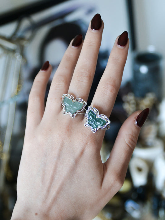Anello con farfalla in giada