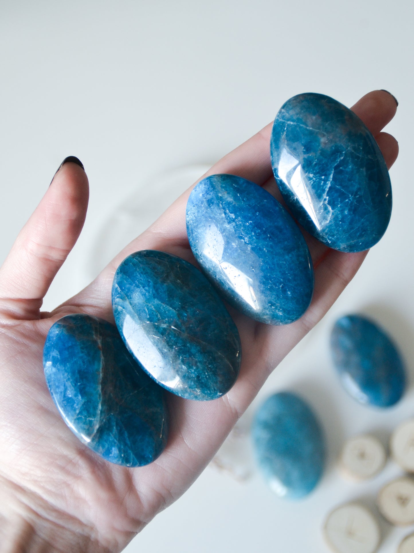 Palmstone in apatite