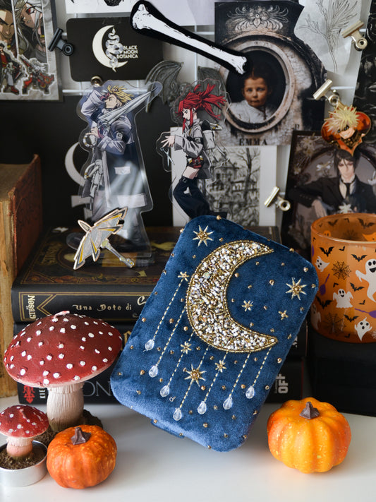 Scatola portagioie/portatarocchi con ricamo di luna e stelle