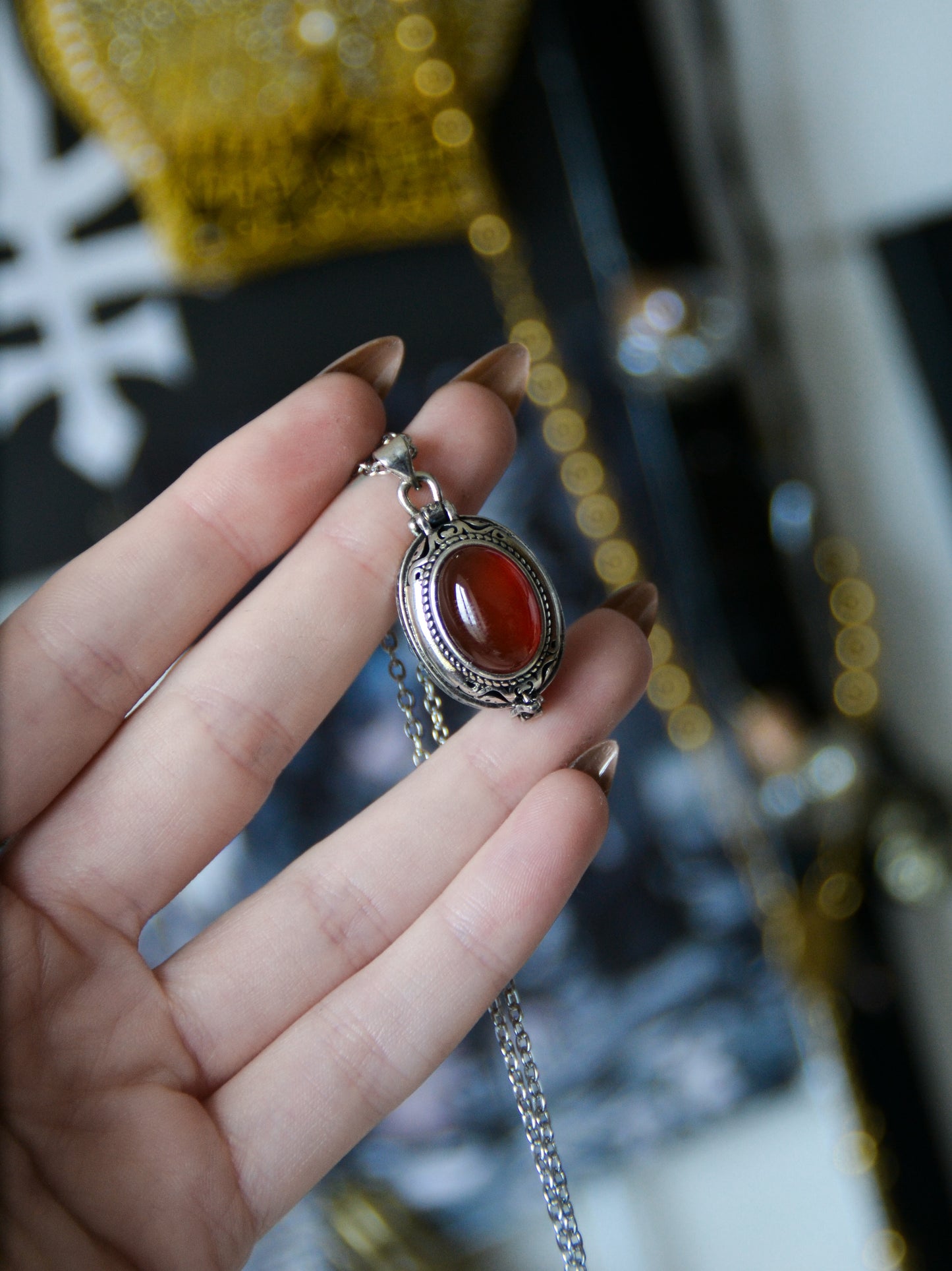 Ciondolo locket con agata rossa