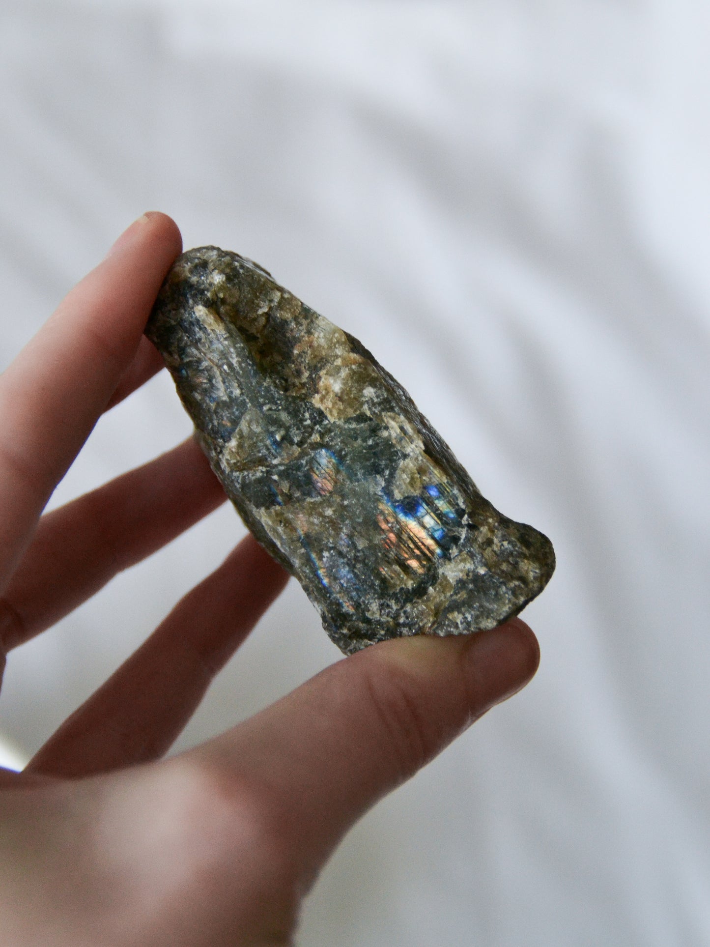 Labradorite grezza