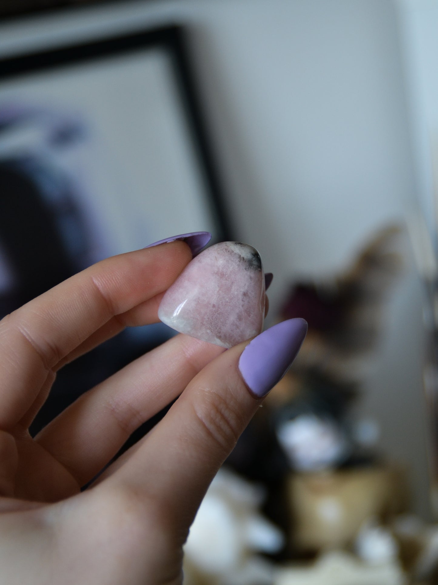 Petalite burattata
