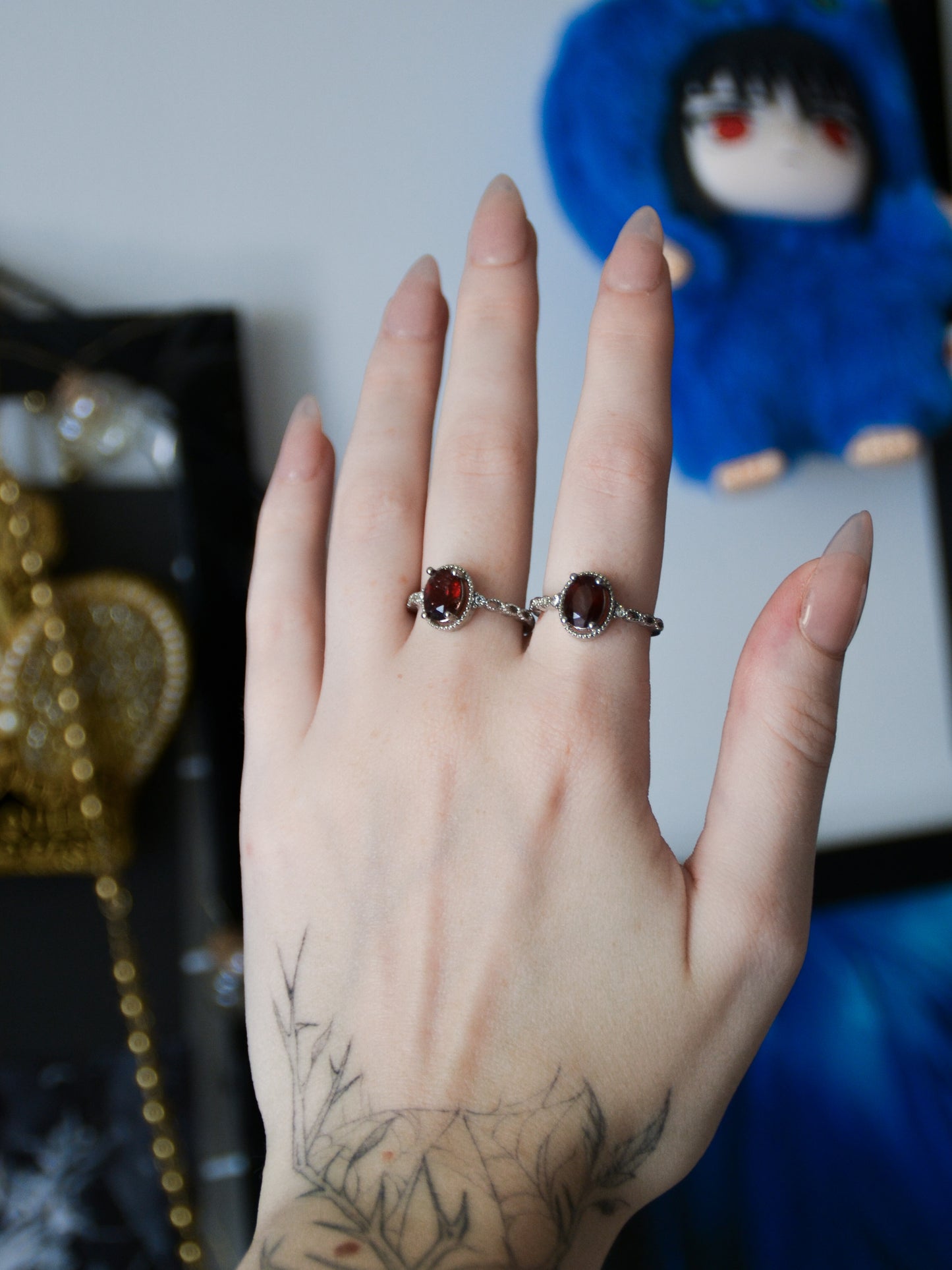 Anello regal con granato
