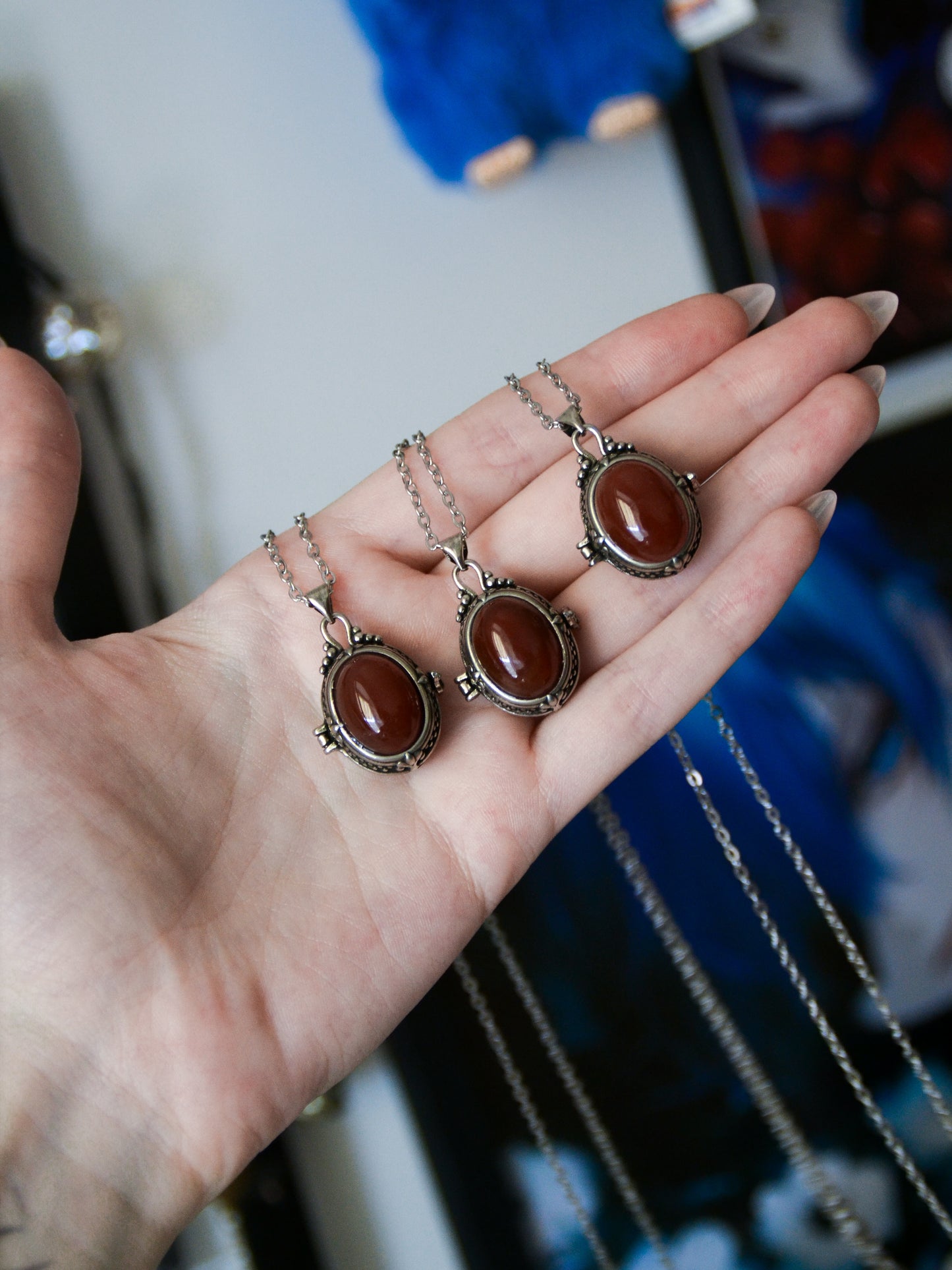 Ciondolo locket con agata rossa