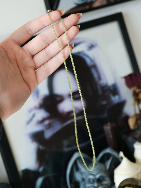 Collana con biglie sfaccettate di peridoto