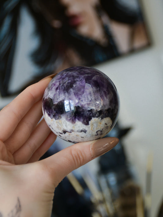 Sfera in ametista chevron