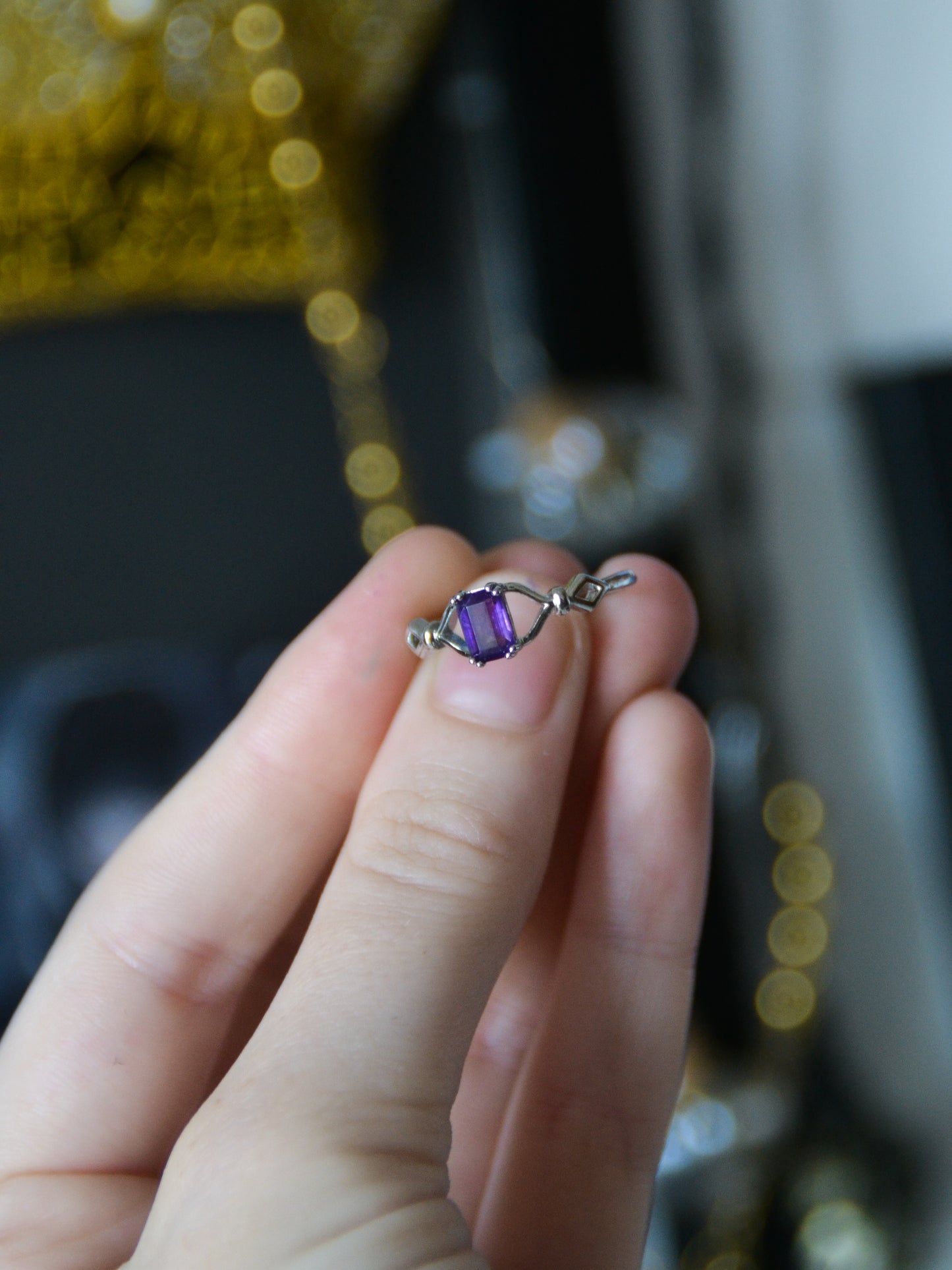 Anello con ametista taglio baguette