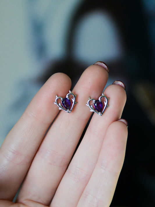 Orecchini con cuore spinato in ametista