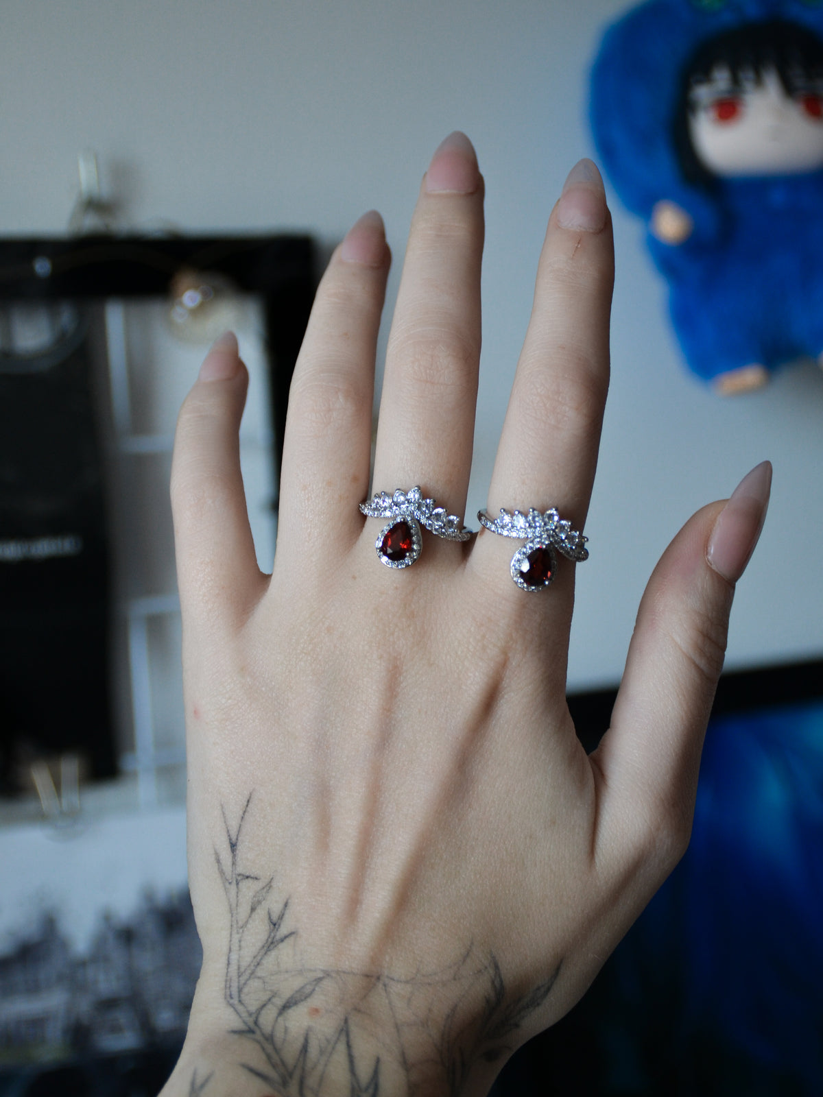 Anello crimson crown con granato