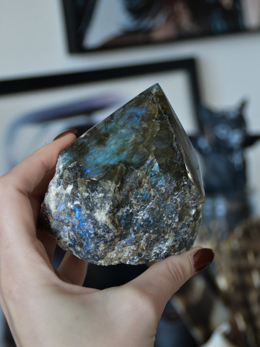 Punta semigrezza in labradorite