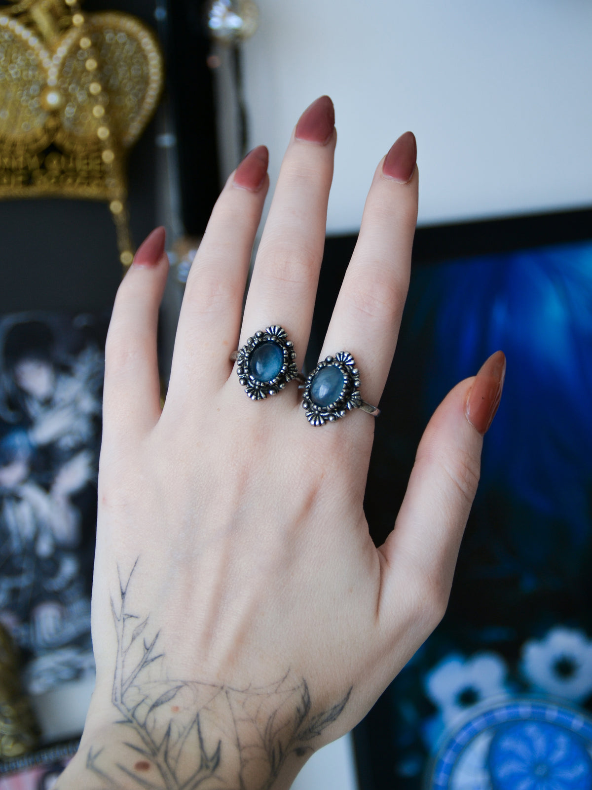 Anello daisy con cianite blu