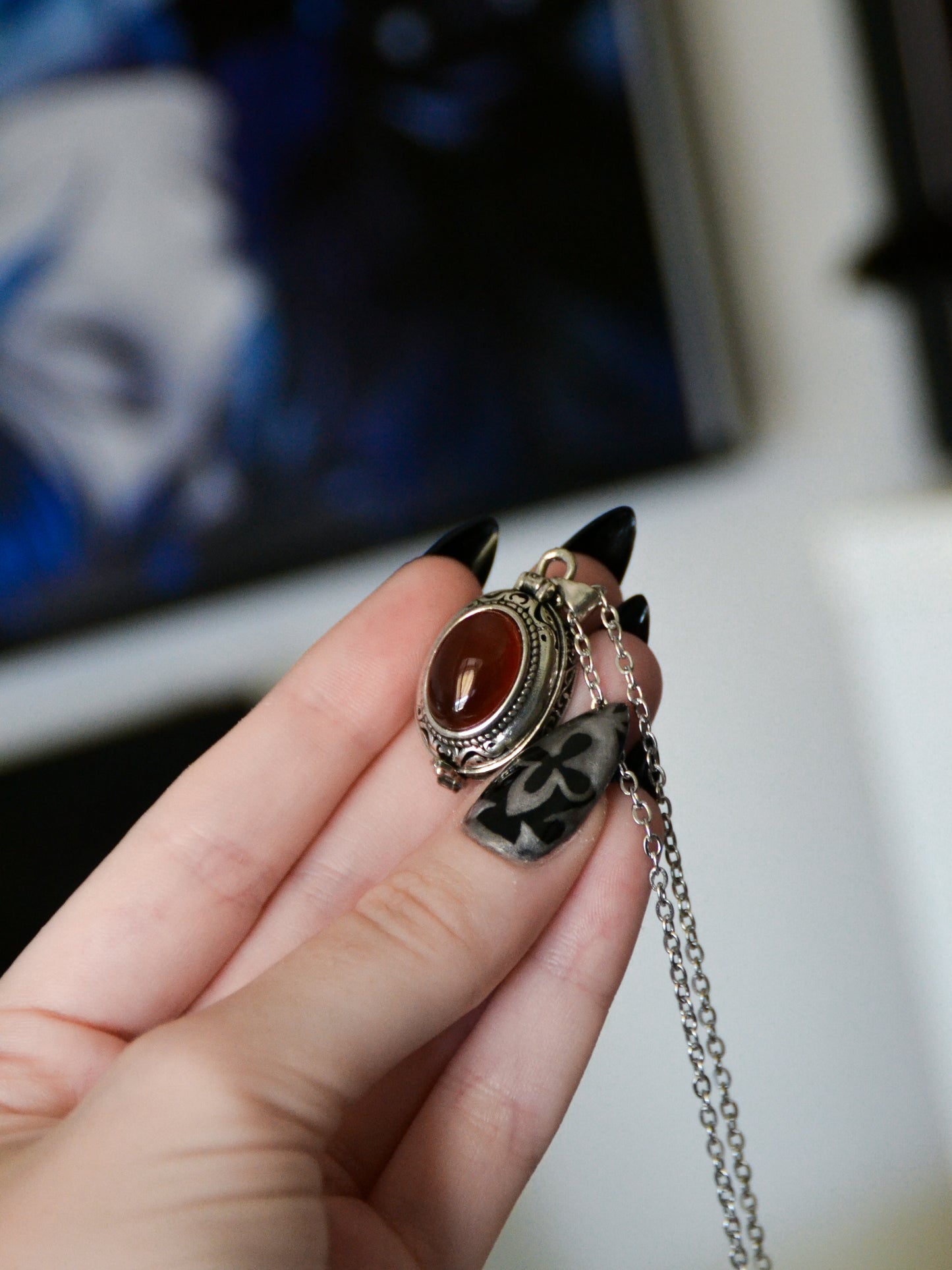 Ciondolo locket con agata rossa