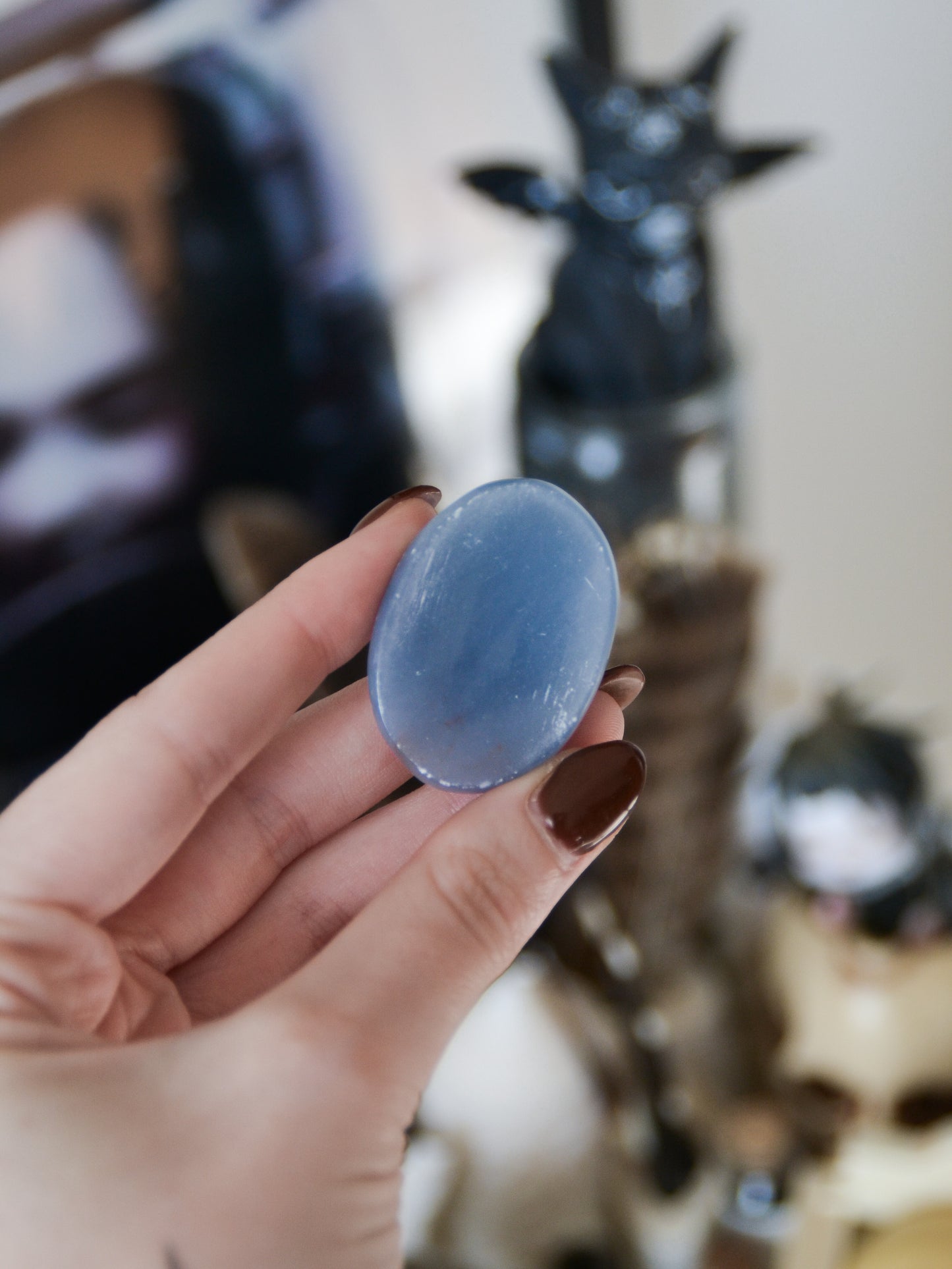 Worrystone in angelite