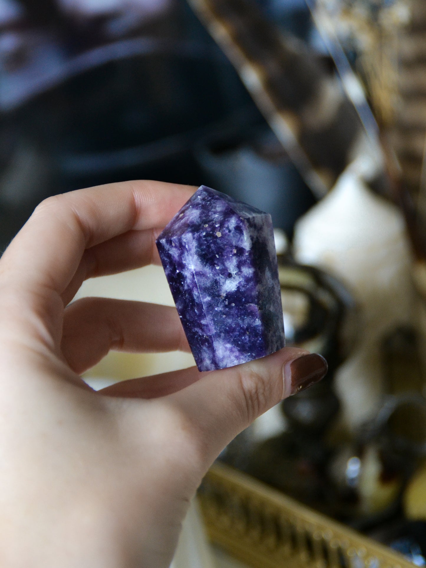 Cupcake in lepidolite