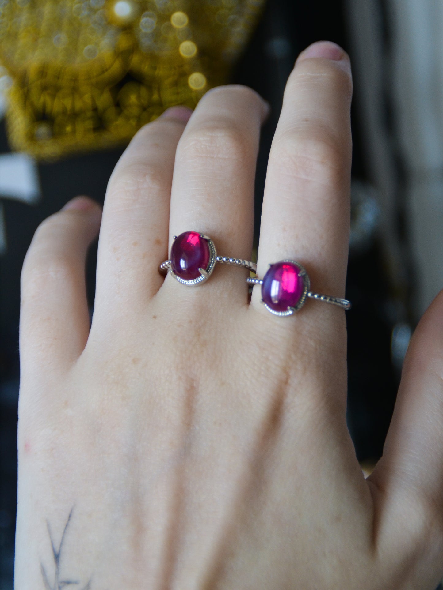 Anello sottile con star ruby