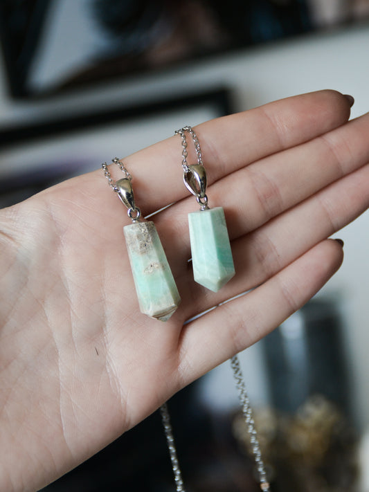 Ciondolo con punta di calcite caraibica