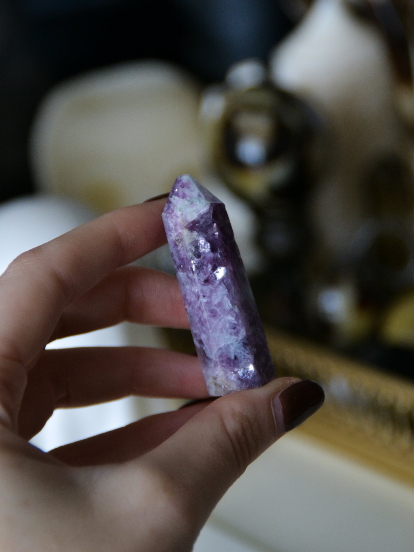 Torre in lepidolite mica