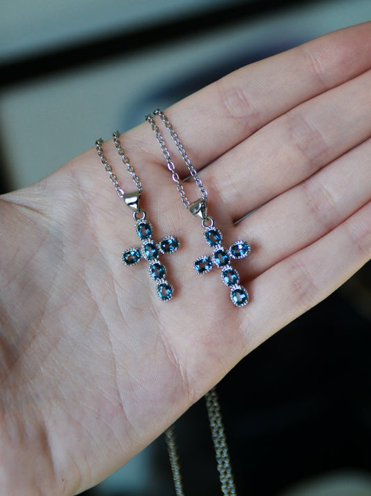 Ciondolo con croce in topazio london