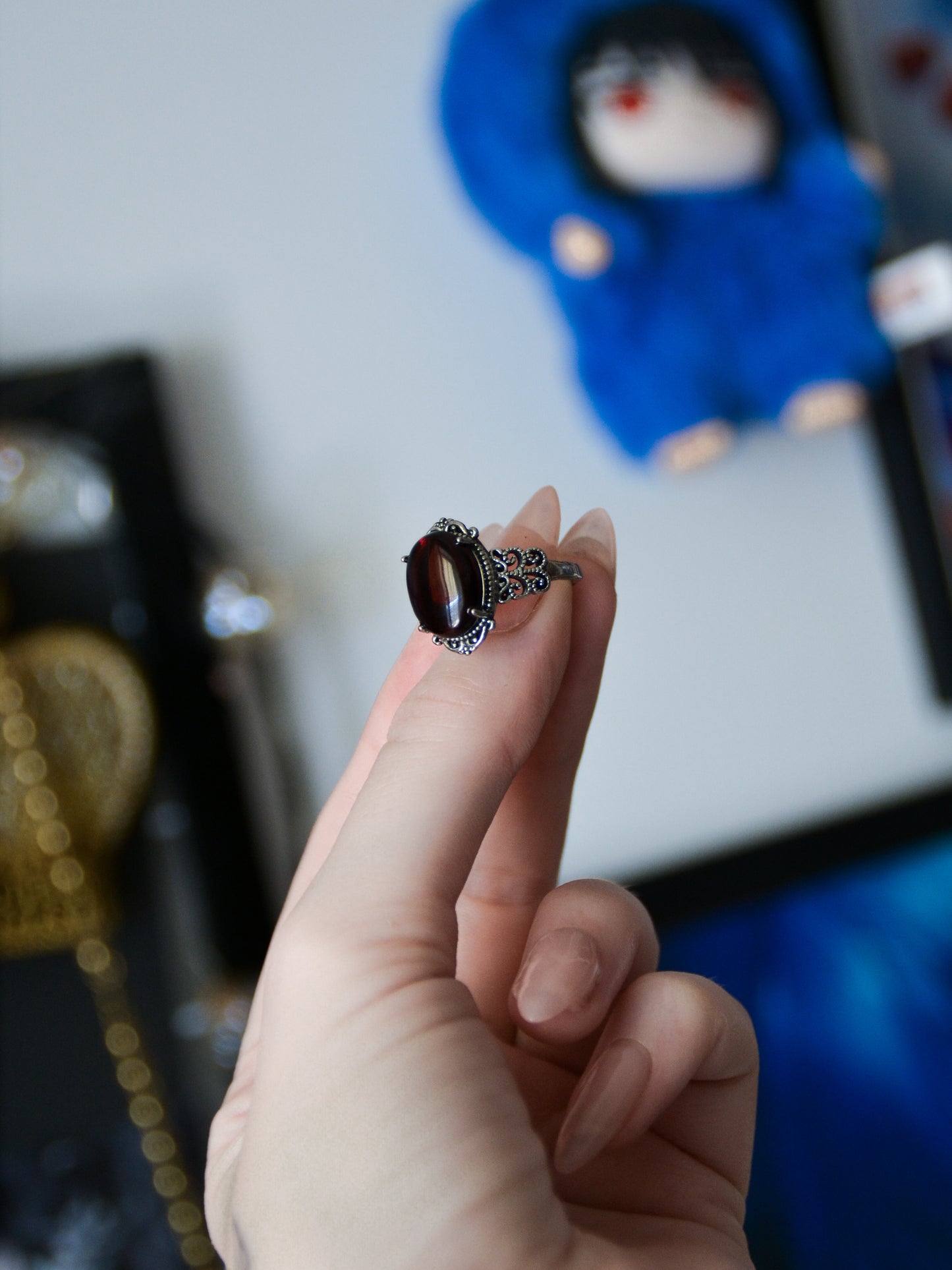 Anello Carmilla con blood amber