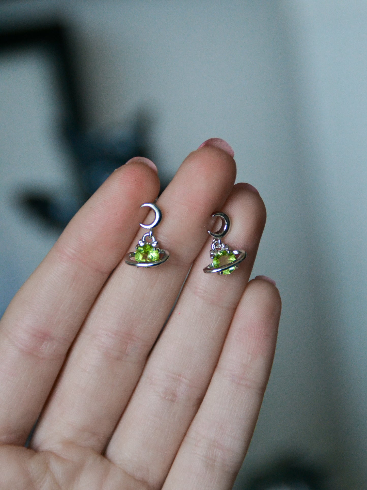 Orecchini con pianeti in peridoto