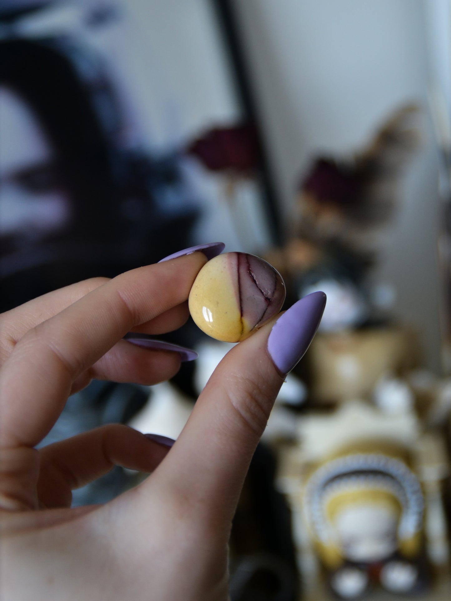 Mookaite burattata