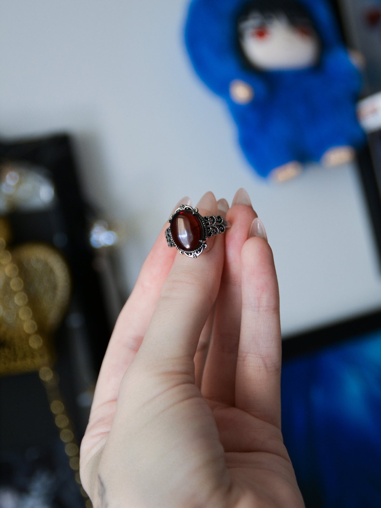 Anello Carmilla con blood amber