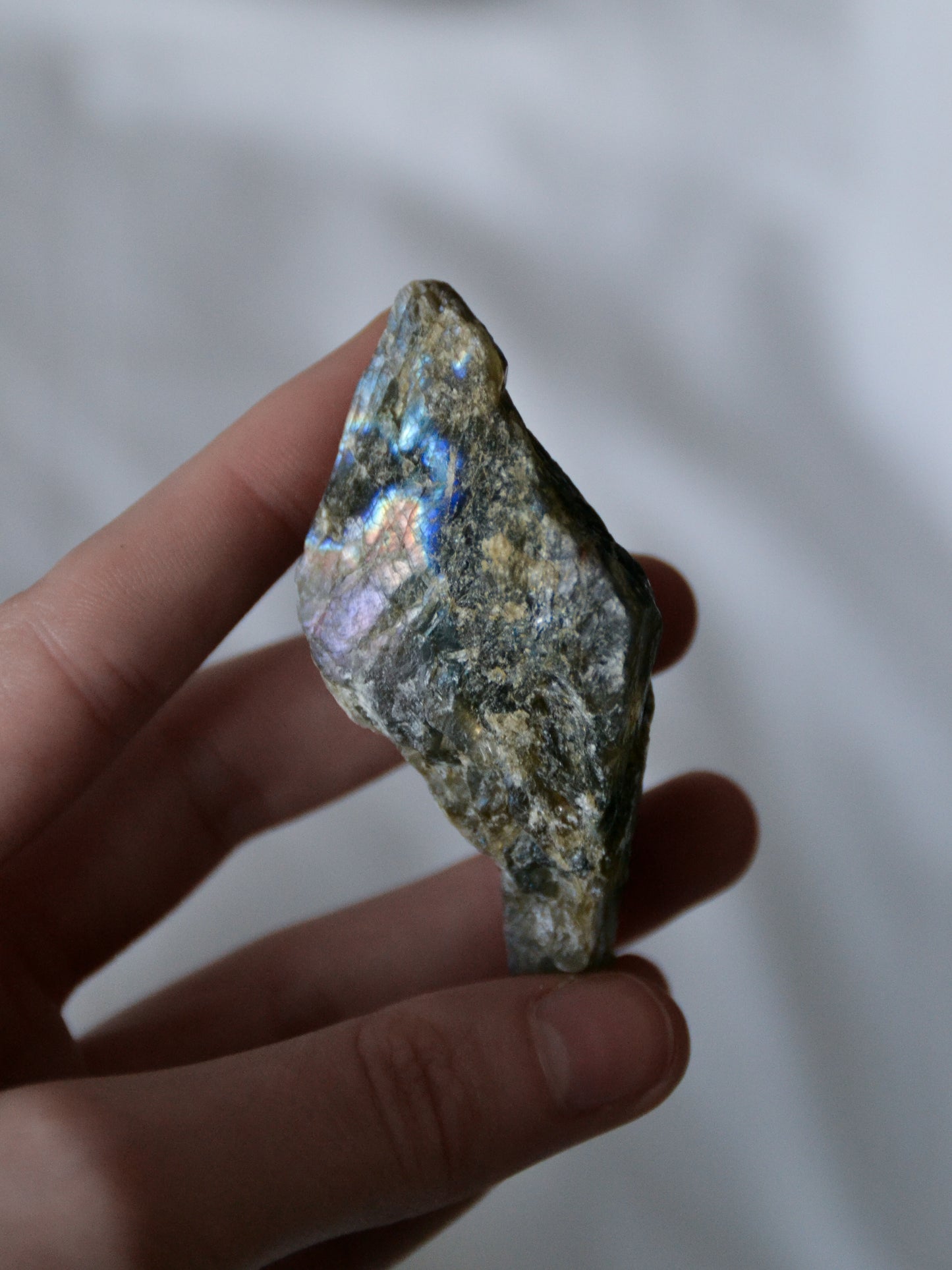 Labradorite grezza