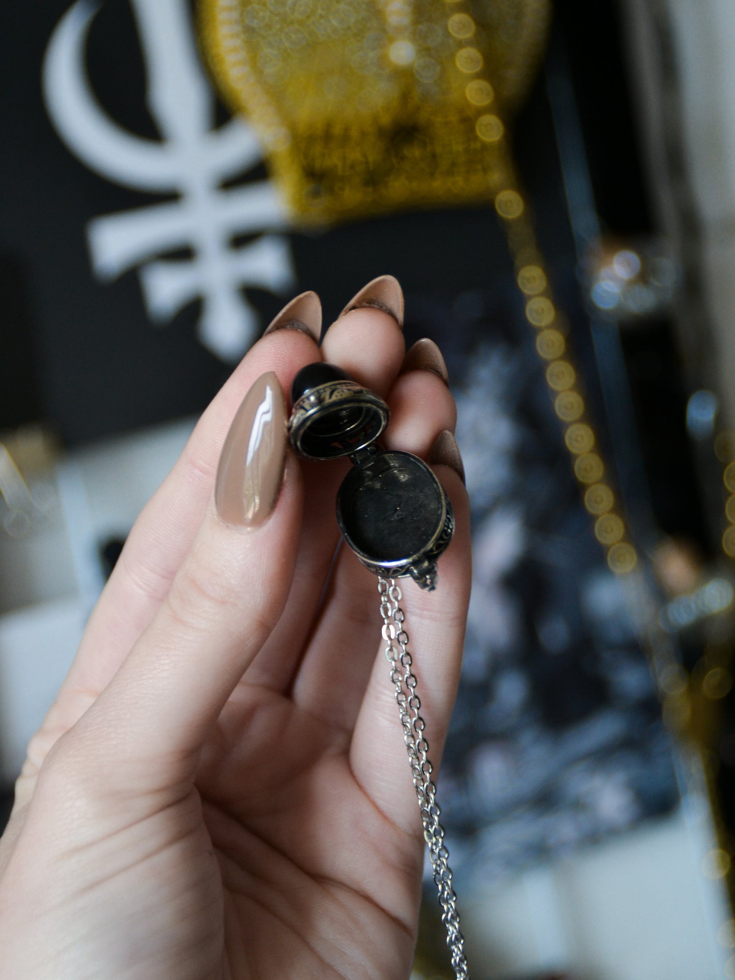 Ciondolo locket con ossidiana argentata