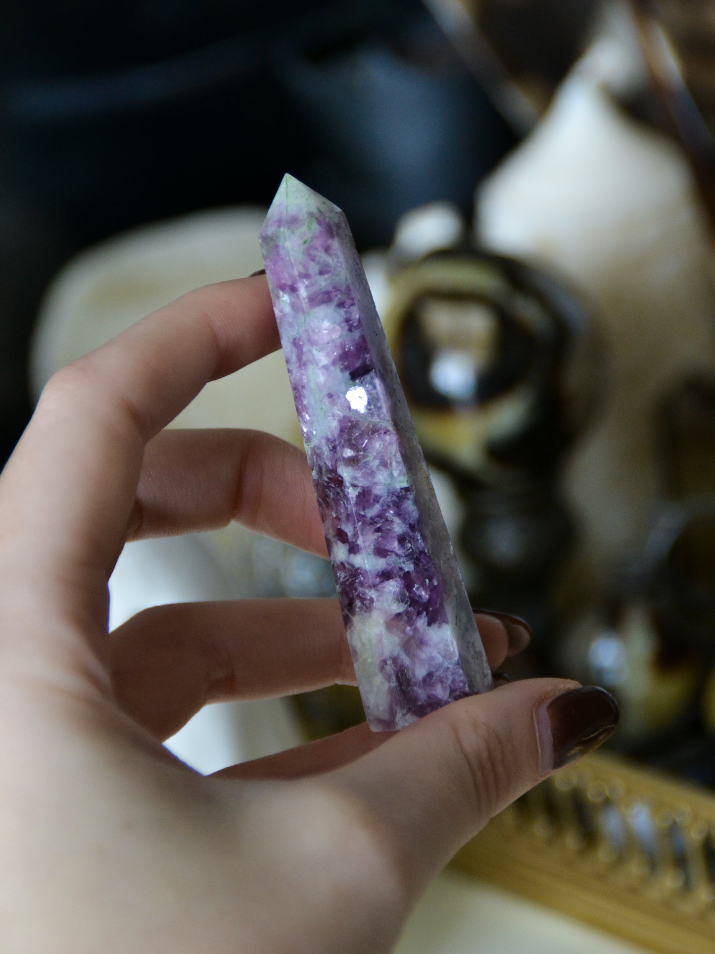 Torre in lepidolite mica