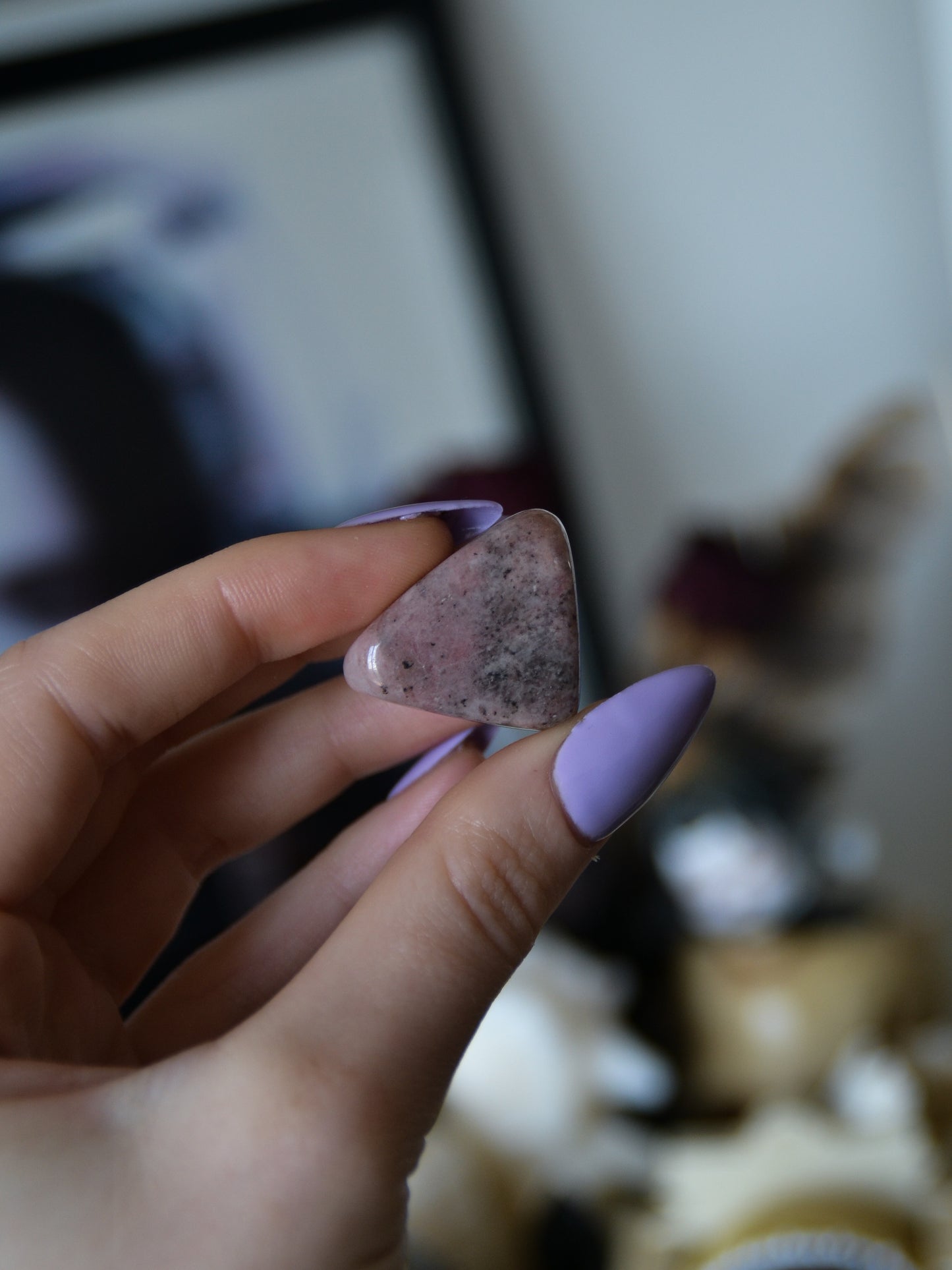Petalite burattata