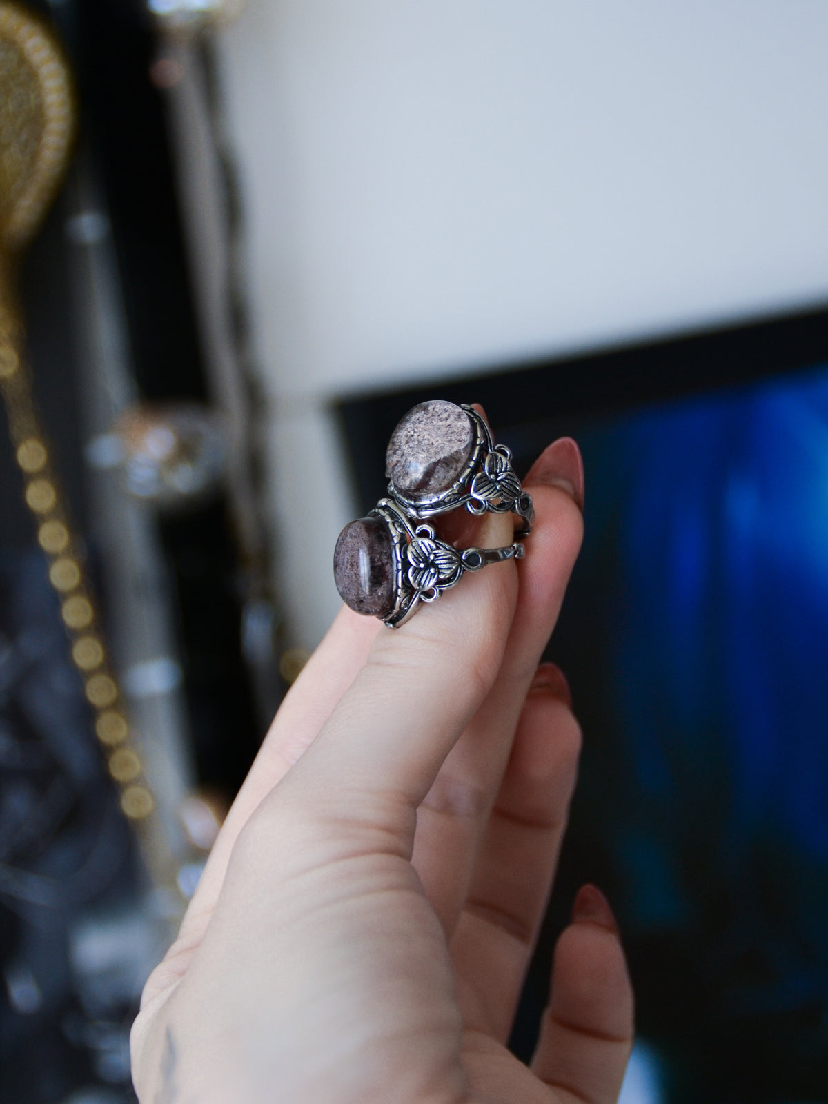 Anello dark garden con lodolite (garden quartz)