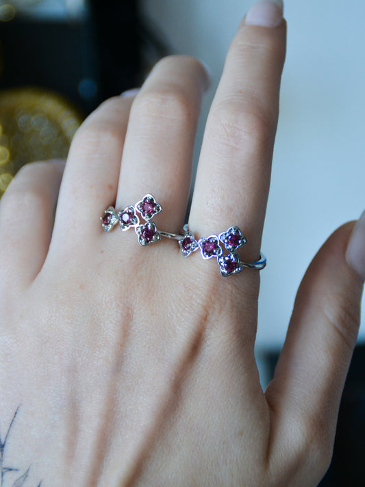 Anello 4 fiori in granato