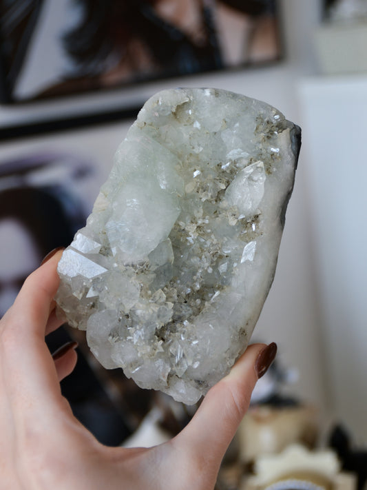 Specimen di apofillite mix calcite (350g)