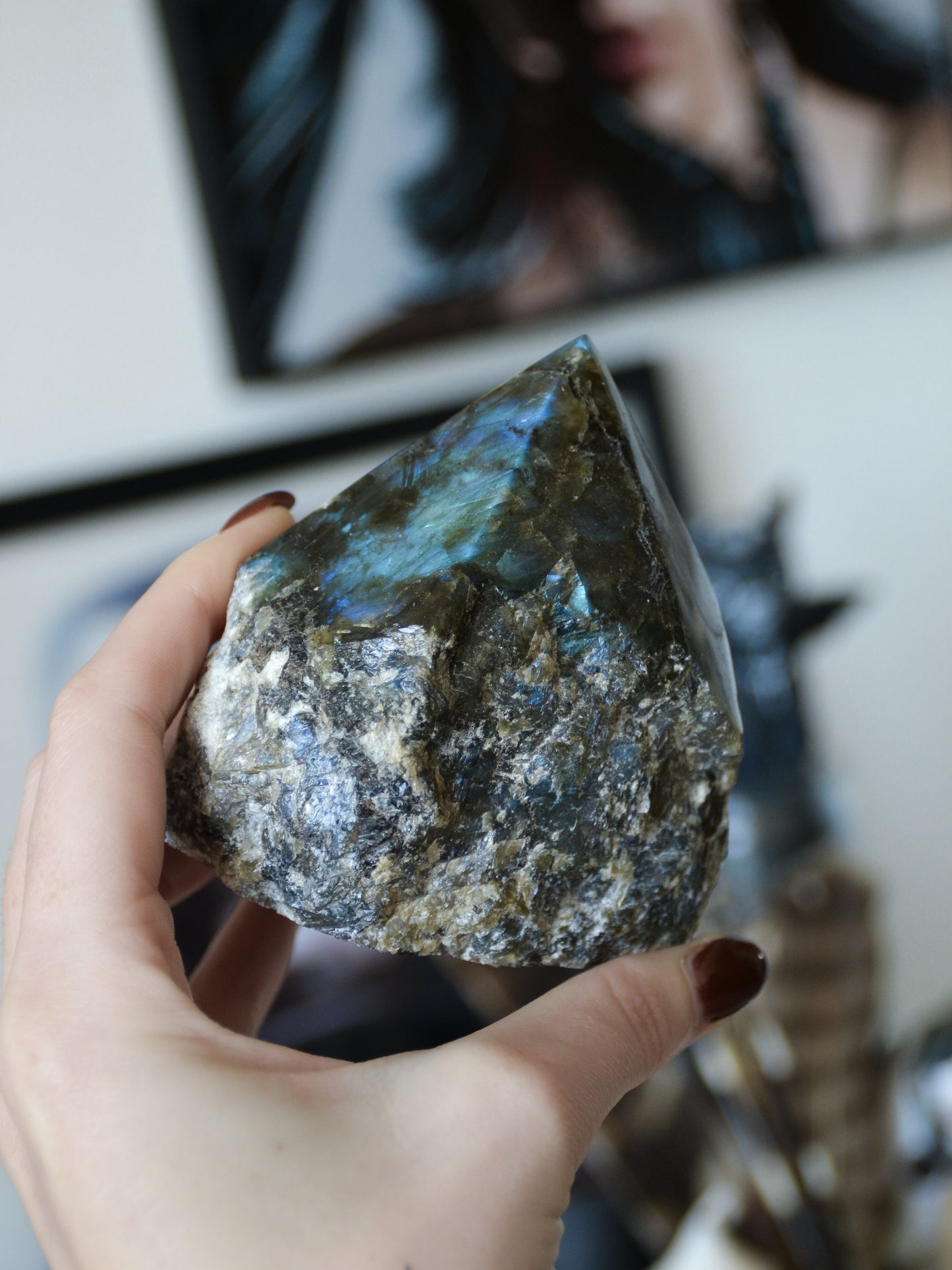 Punta semigrezza in labradorite